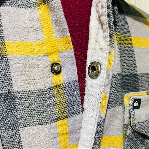 Quicksilver Plaid Cotton Button-Up Shirt. Medium. - Picture 7 of 10
